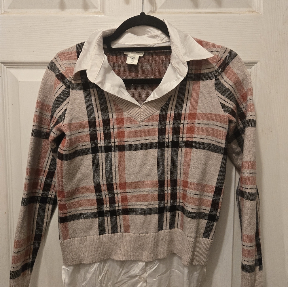 Adrienne Vittadini Plaid V-Neck Sweater in Red and Black